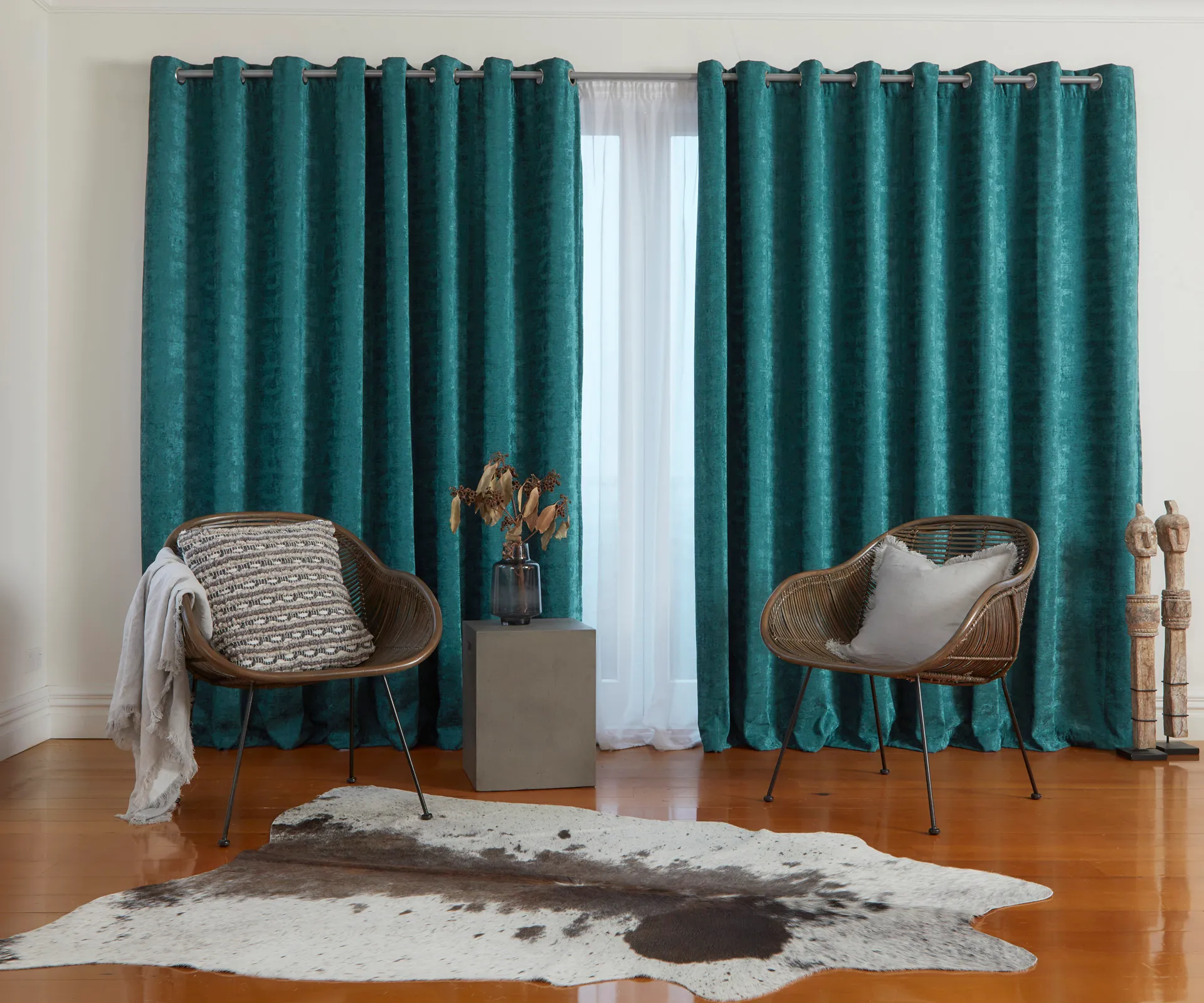 Curtain Detailing